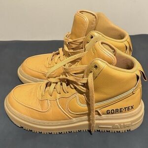 The Nike Air Force 1 Gore-Tex GTX ‘Wheat’ Boots in Men's size 9 (UK size 8)